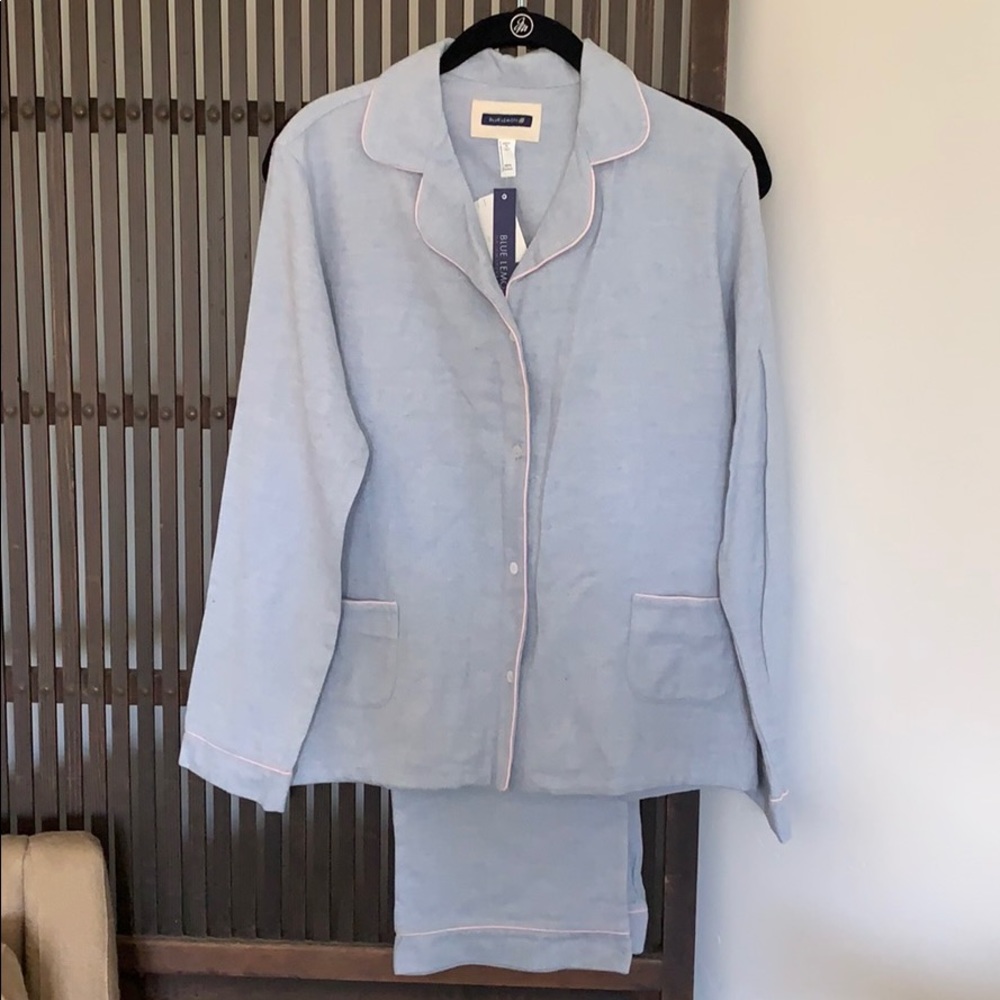 Blue Lemon of Switzerland gray cotton pajamas